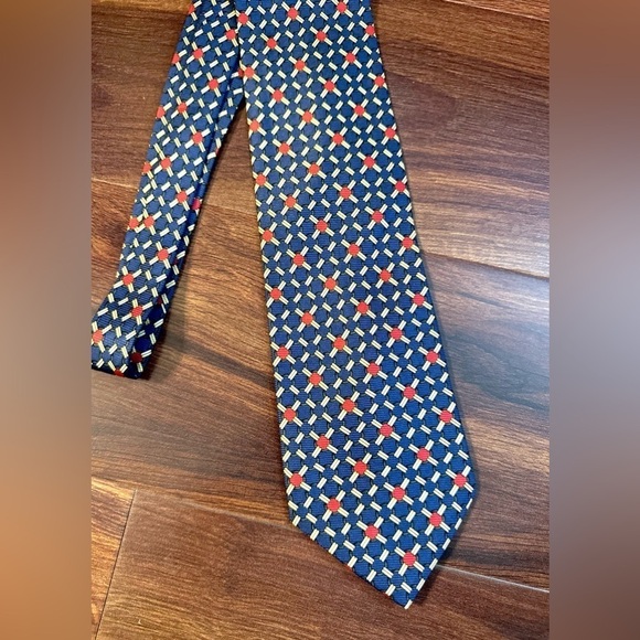 NEIMAN MARCUS Richel 100% Silk Print Design on Blue Handmade in in Spain Necktie - Picture 6 of 9